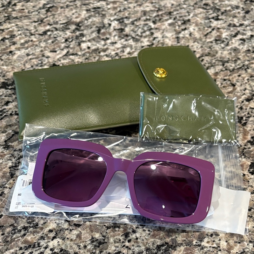 NWT LONGCHAMP 
Purple Square Ladies Sunglasses